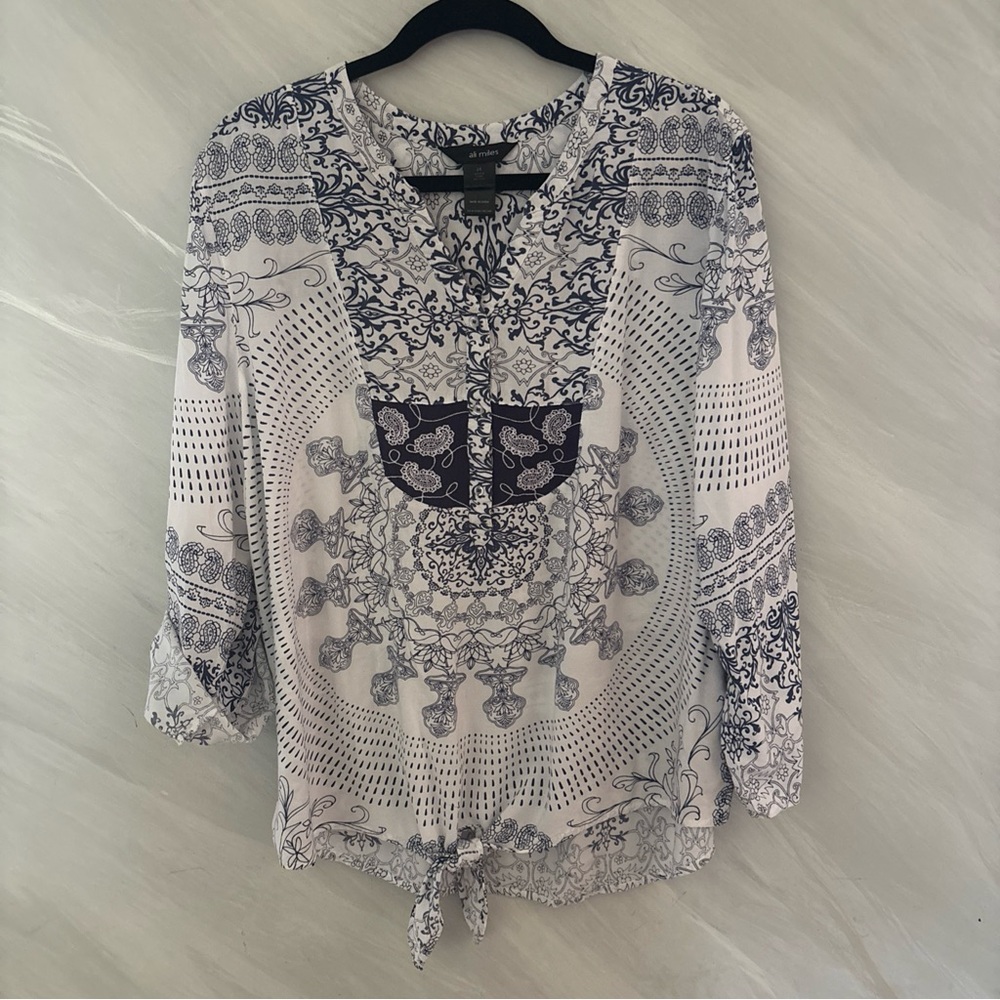 Ali Miles 2X White/Blue V-Neck 3/4 Roll Tab Sleeve Tie Front Blouse Coastal Boho